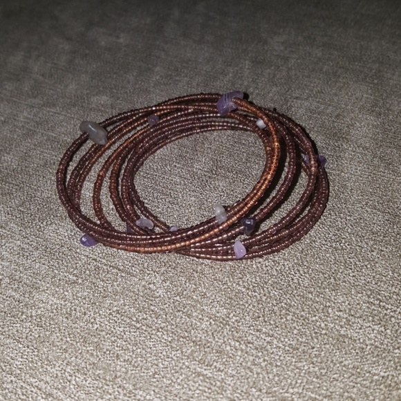 Purple necklace with beaded accents - Picture 3 of 3